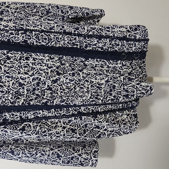 Great Northwest Womens Size XL Blue Pin Tuck Lace Accent Button Down Peasant Top - Picture 3 of 14